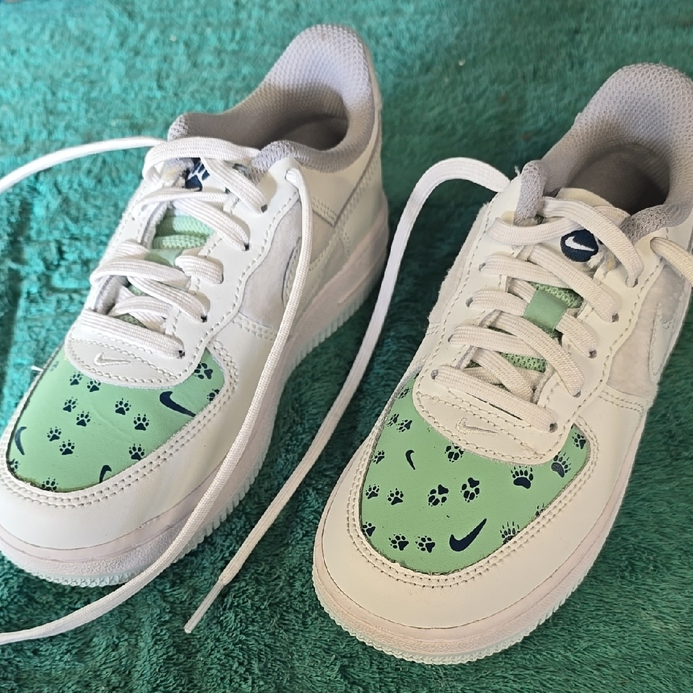 Nike Kids' White and Mint Green Sneakers